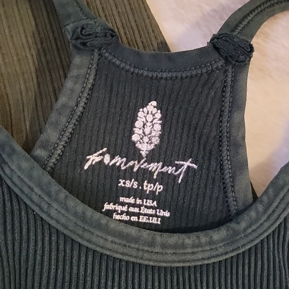 3-style Free People Movement and Intimately Greens Crop Tops n Leggings NEW! - Picture 4 of 5